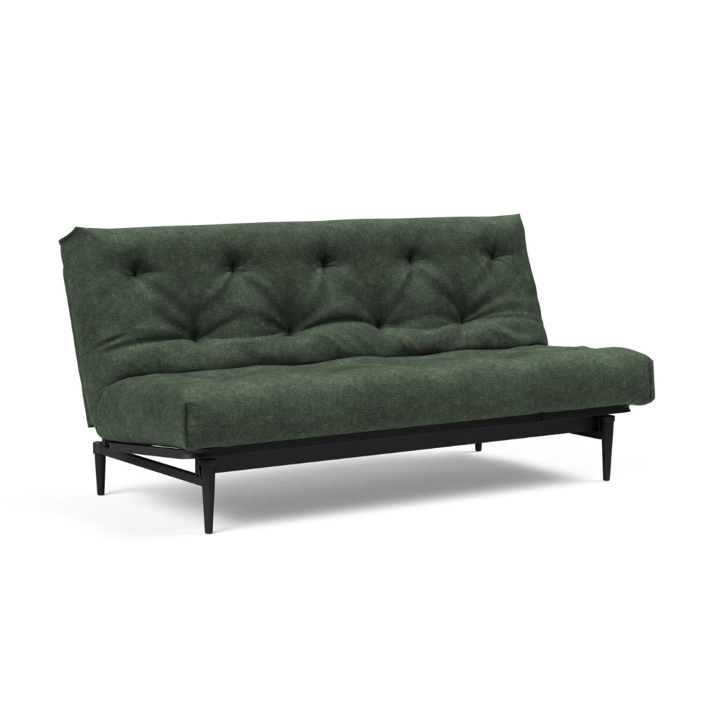 Colpus vuodesohva, jalat musta puu, kangas Avella Pine Green.
