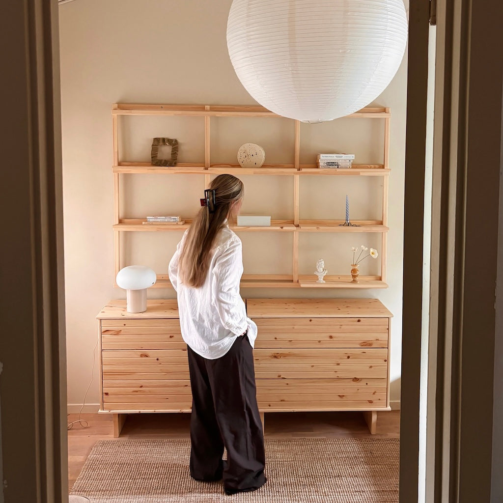 Kuvassa Groove big hylly ja kaksi Kommo lipastoa.