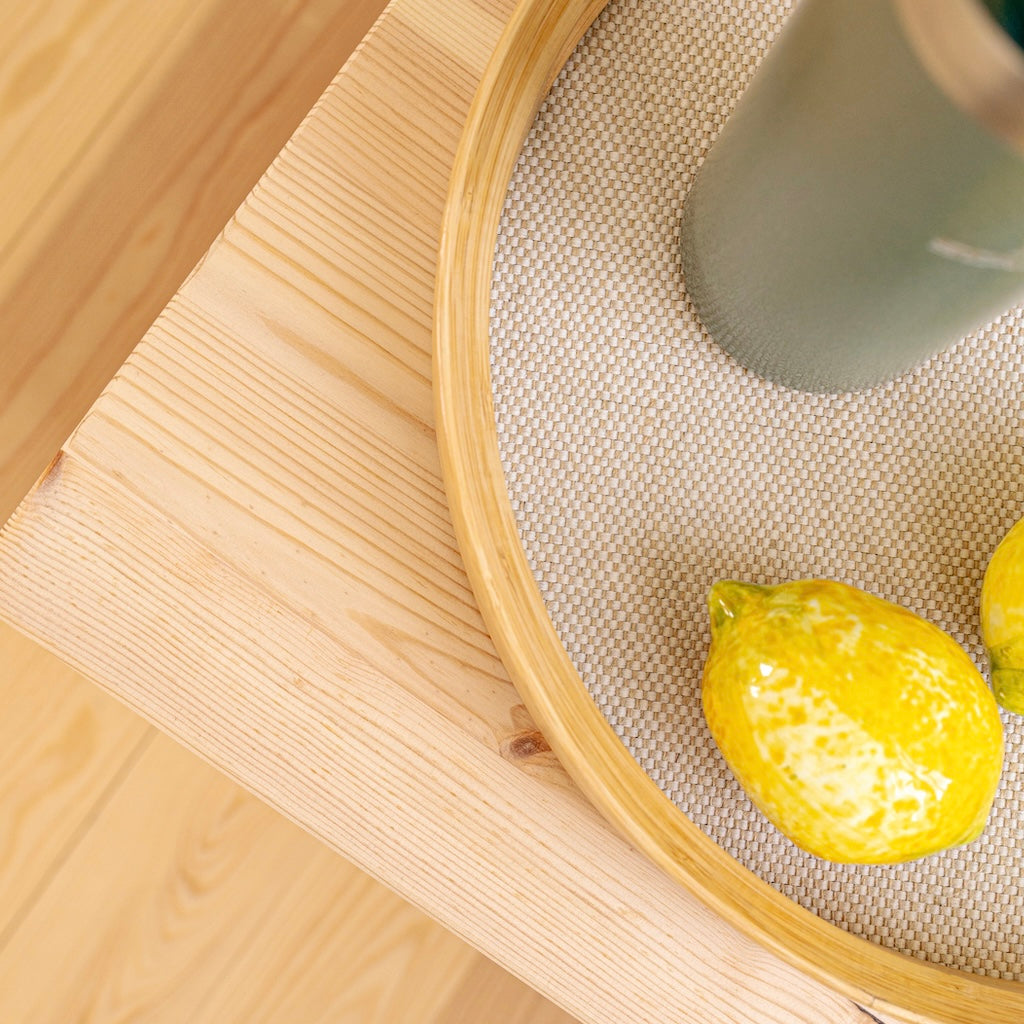 Japan pöytä, käsittelemätön.