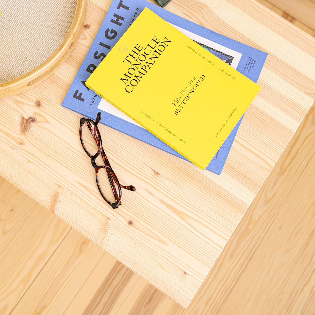 Japan pöytä, käsittelemätön.