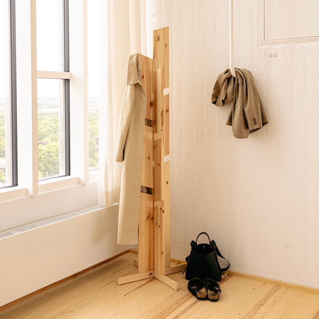 Keeper coat stand naulakko.