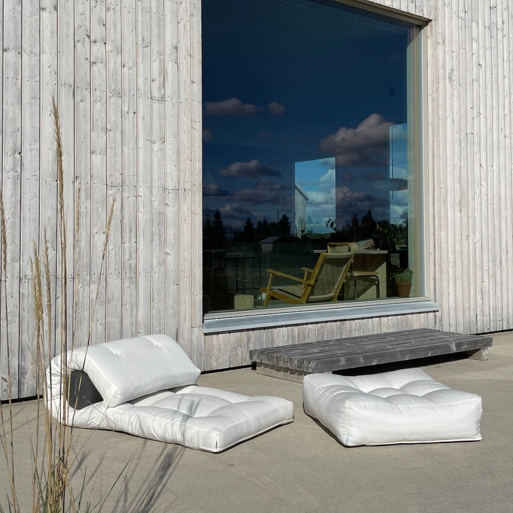 Kuvassa Wrap Out ja More Pouf Out.