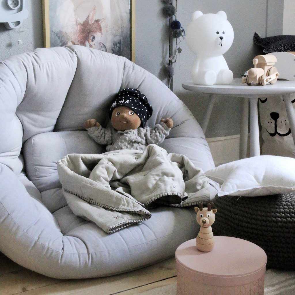 Nido vuodetuoli. (Kangas Light Grey ei enää valikoimassa.)