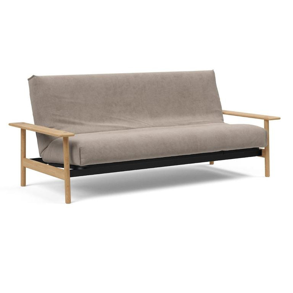 Balder vuodesohva. Kuvan patjan päällä on Nordic irtopäällinen, kangas Cordufine Beige.