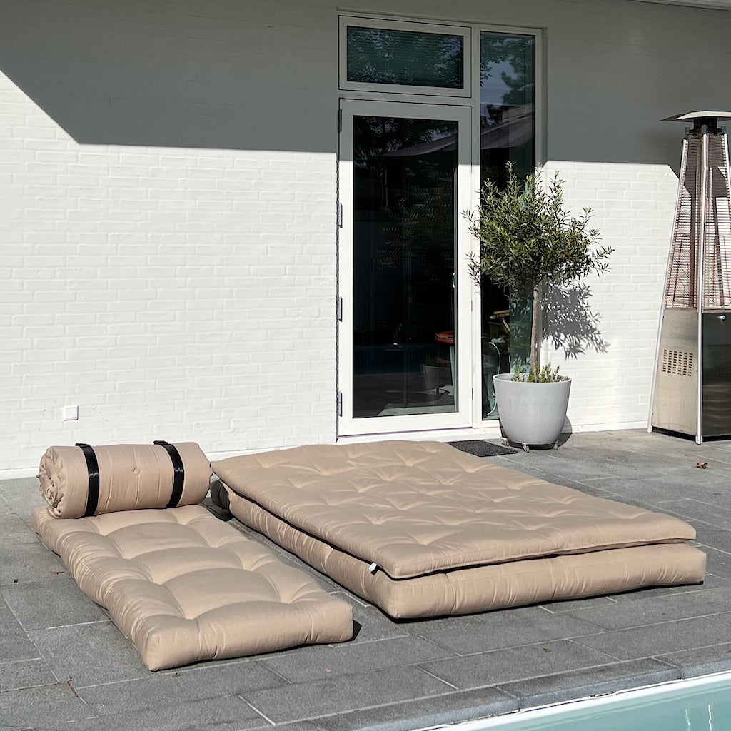 Buckle Up Out sohva ja tuolit, kangas Beige.