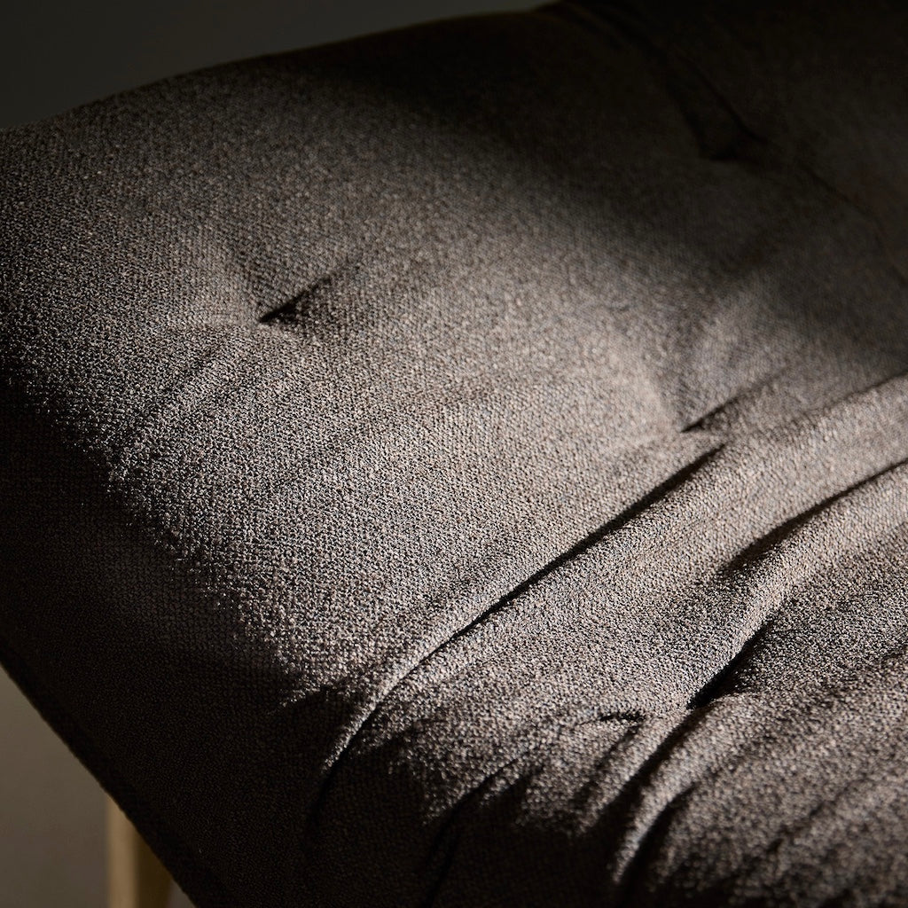 Aslak 140 vuodesohva, kangas Taura Chocco.