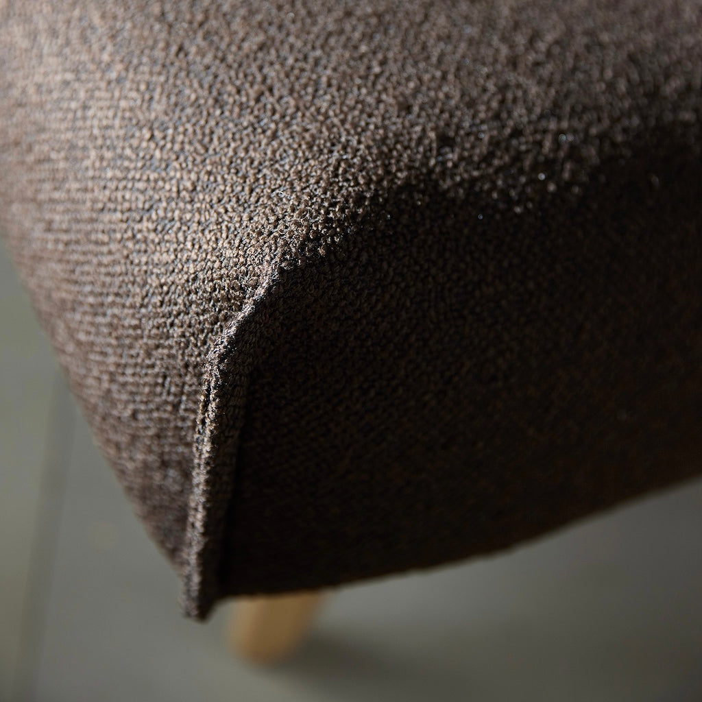 Aslak 140 vuodesohva, kangas Taura Chocco.