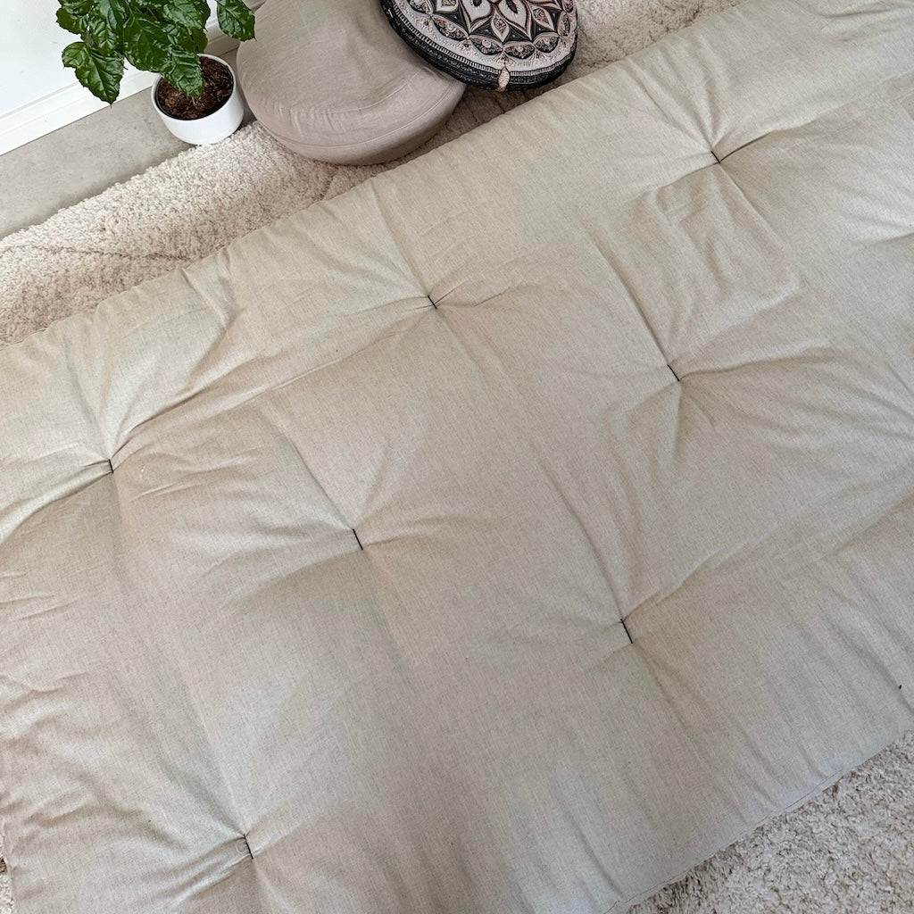 Roll futon varapatja.