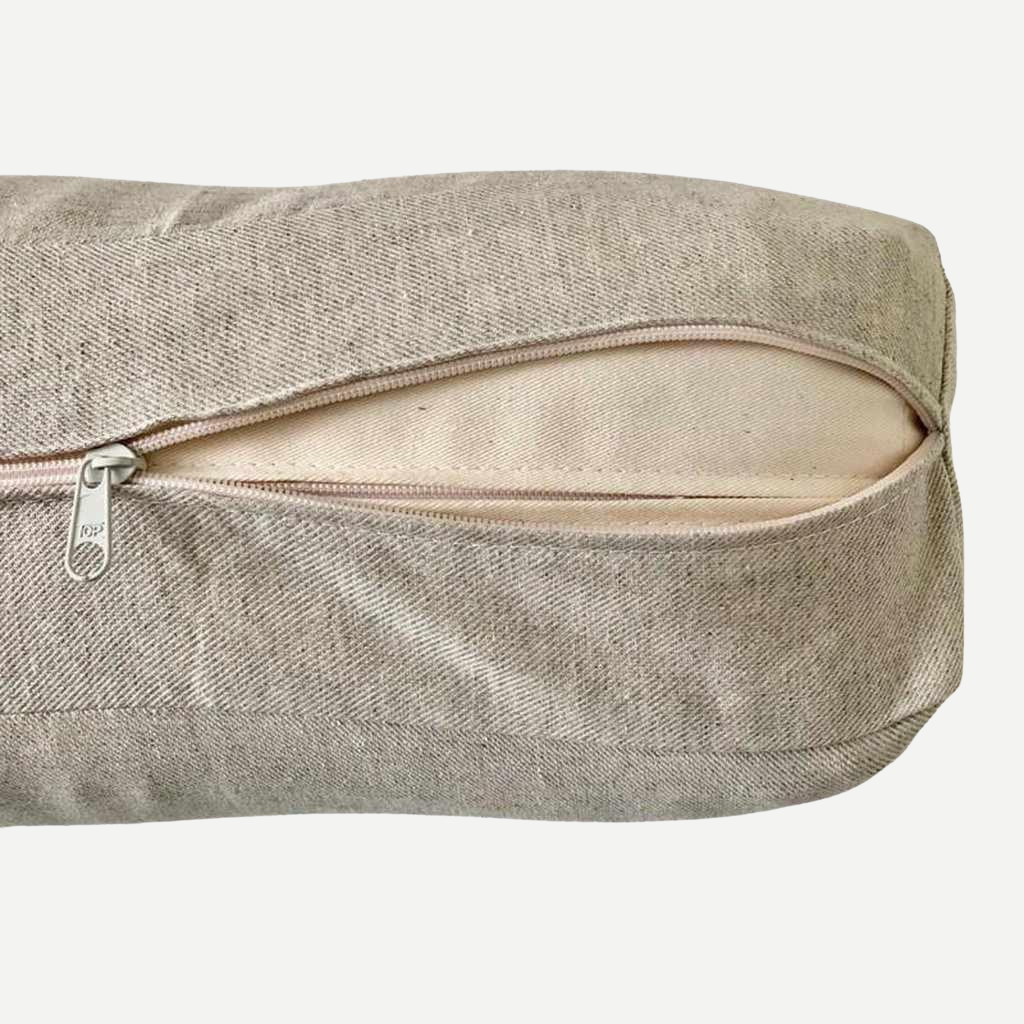 Bilbao futonpatjan irtopäällinen. Kuvassa pellavanvärinen irtopäällinen luonnonvalkoisen patjan päällä.