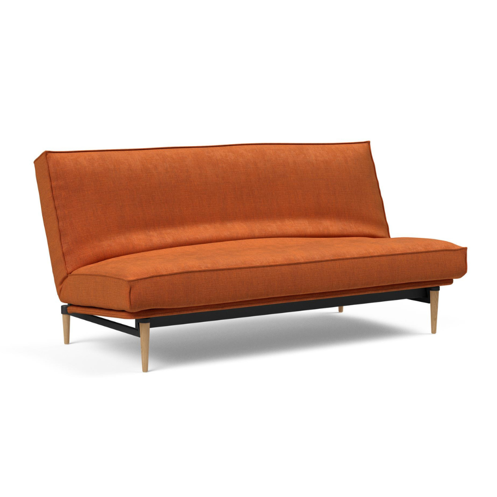 Colpus vuodesohva irtopäällisillä, kangas Esina Rust. Kuvassa sohvan patjan päälle on puettu Sharp Plus irtopäällinen.