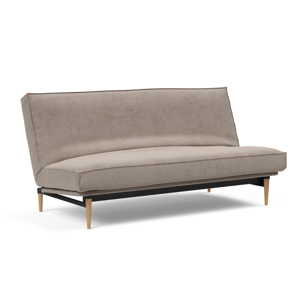 Colpus vuodesohva irtopäällisillä, kangas Cordufine Beige. Kuvassa sohvan patjan päälle on puettu Sharp Plus irtopäällinen.
