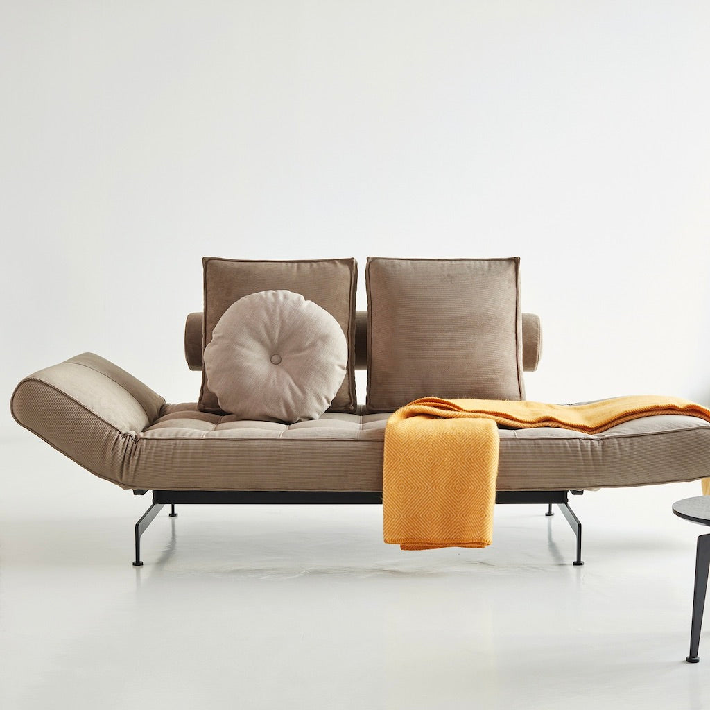 Ghia vuodesohva, jalat Ghia laser, kangas Cordufine Beige.