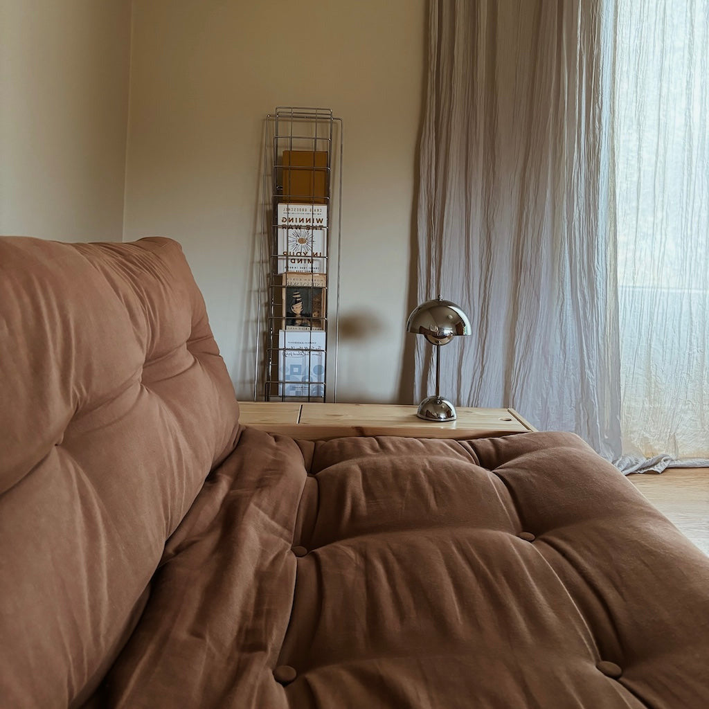 Base vuodesohva sivulaatikoilla, kangas Mocca.