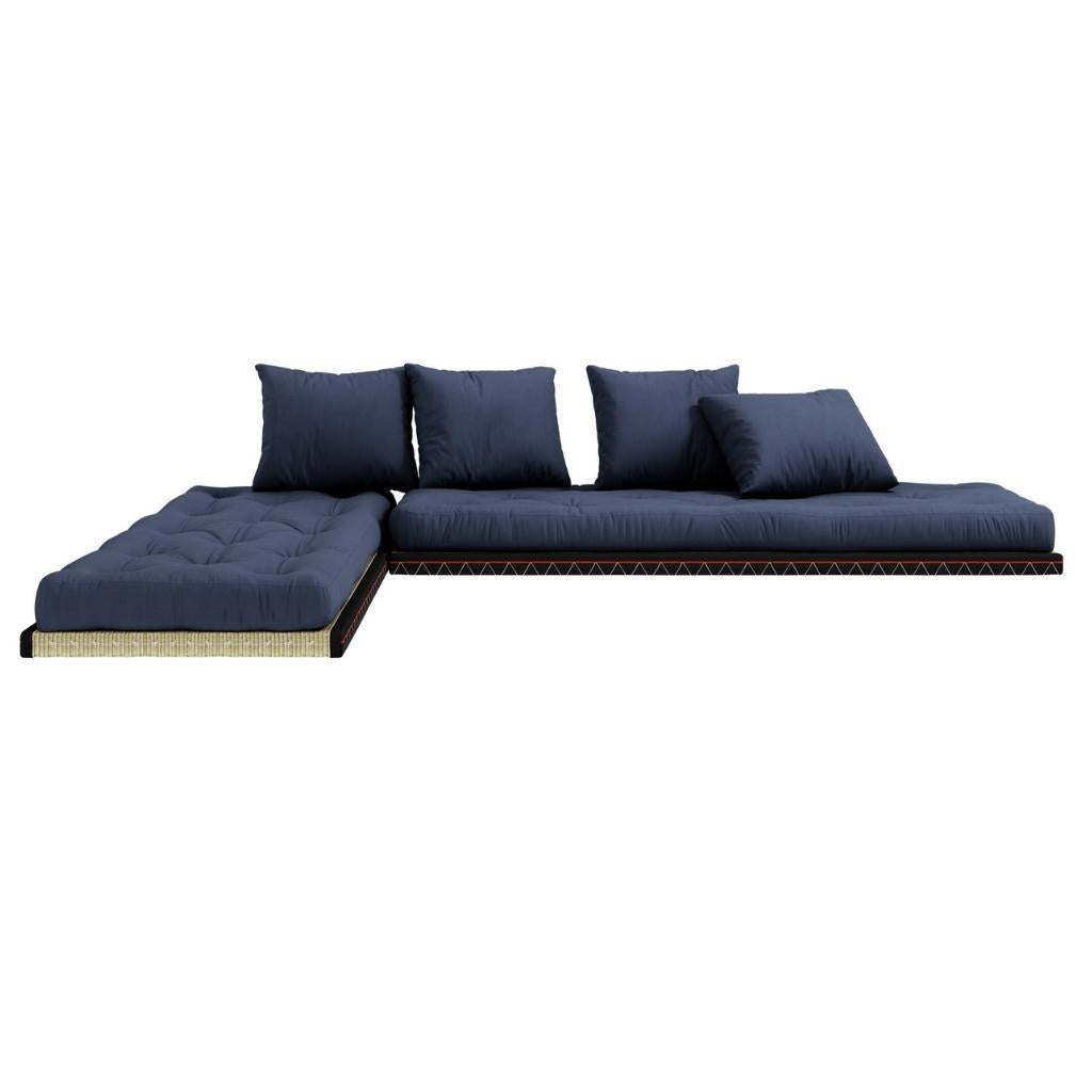 Chico vuodesohvan futonpatja, kangas Navy. Kuvassa myös tatamit. (Hinta sisältää vain yhden futonpatjan ja kaksi tyynyä.)