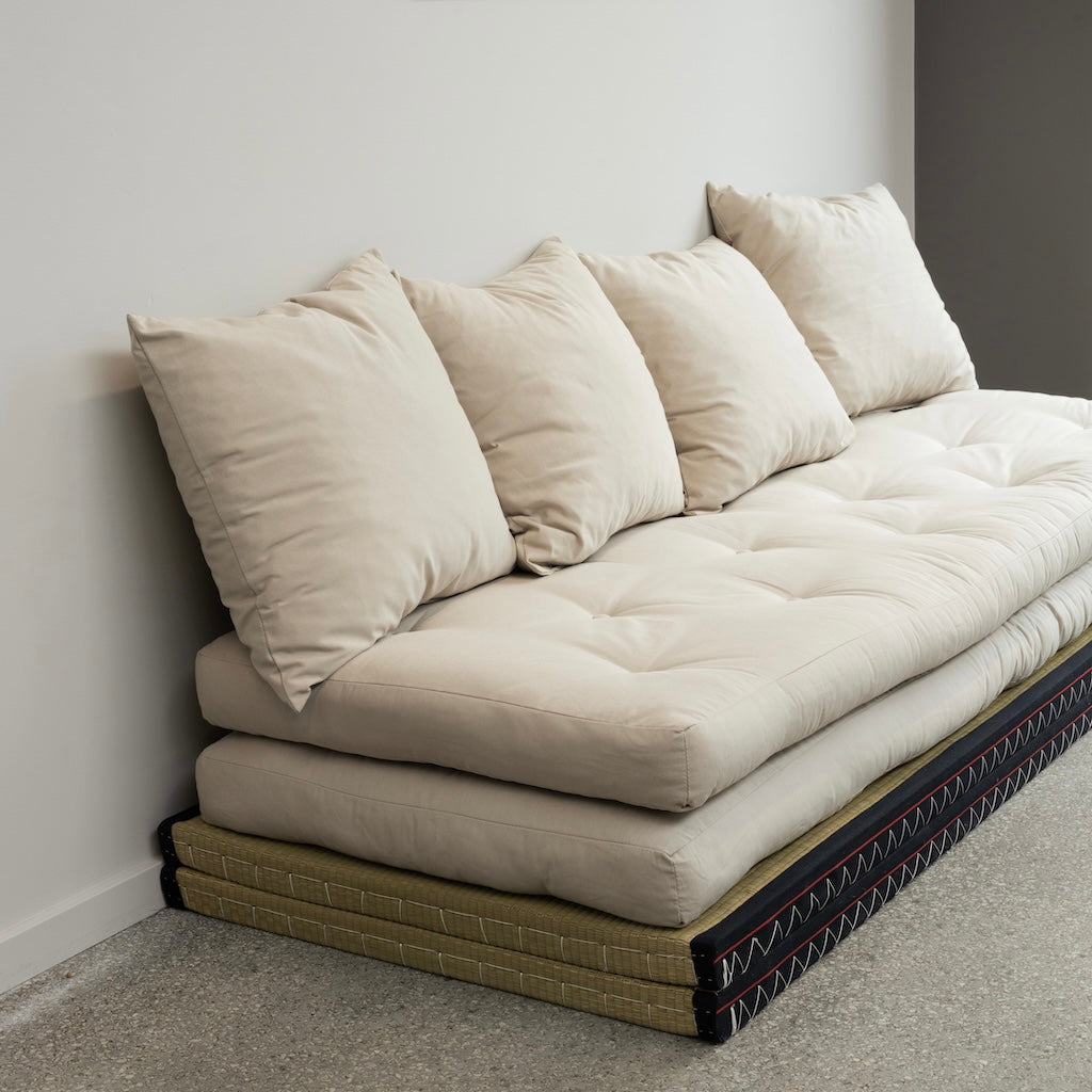 Chico vuodesohva, kangas Beige.