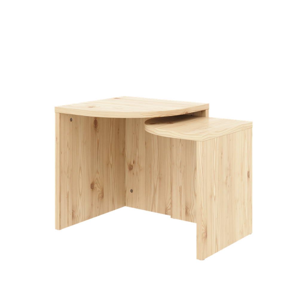 Luonnonväriseksi lakatut Combine pöydät.