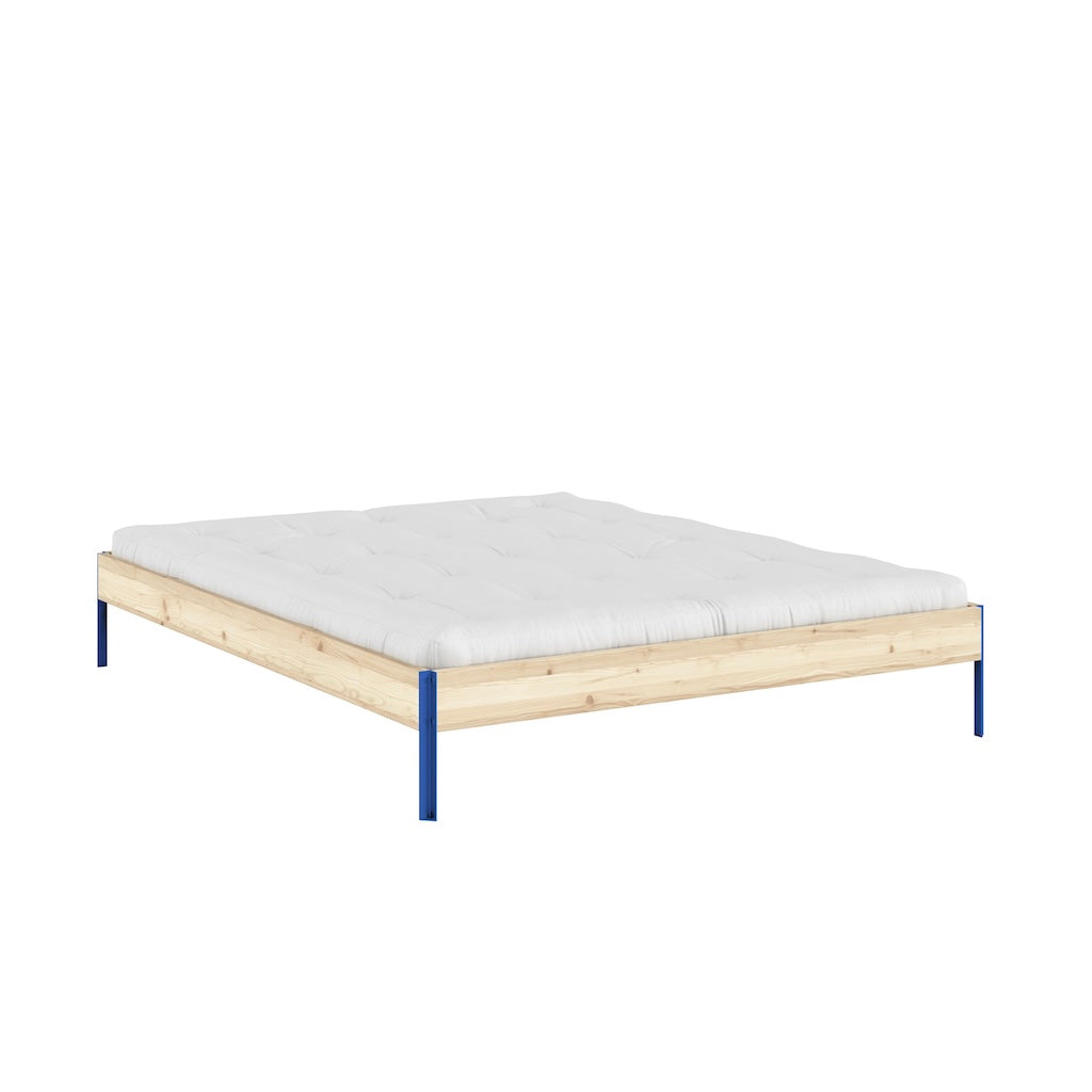 Core 160 sänkyrunko luonnonvärinen, jalat Vivid Blue.