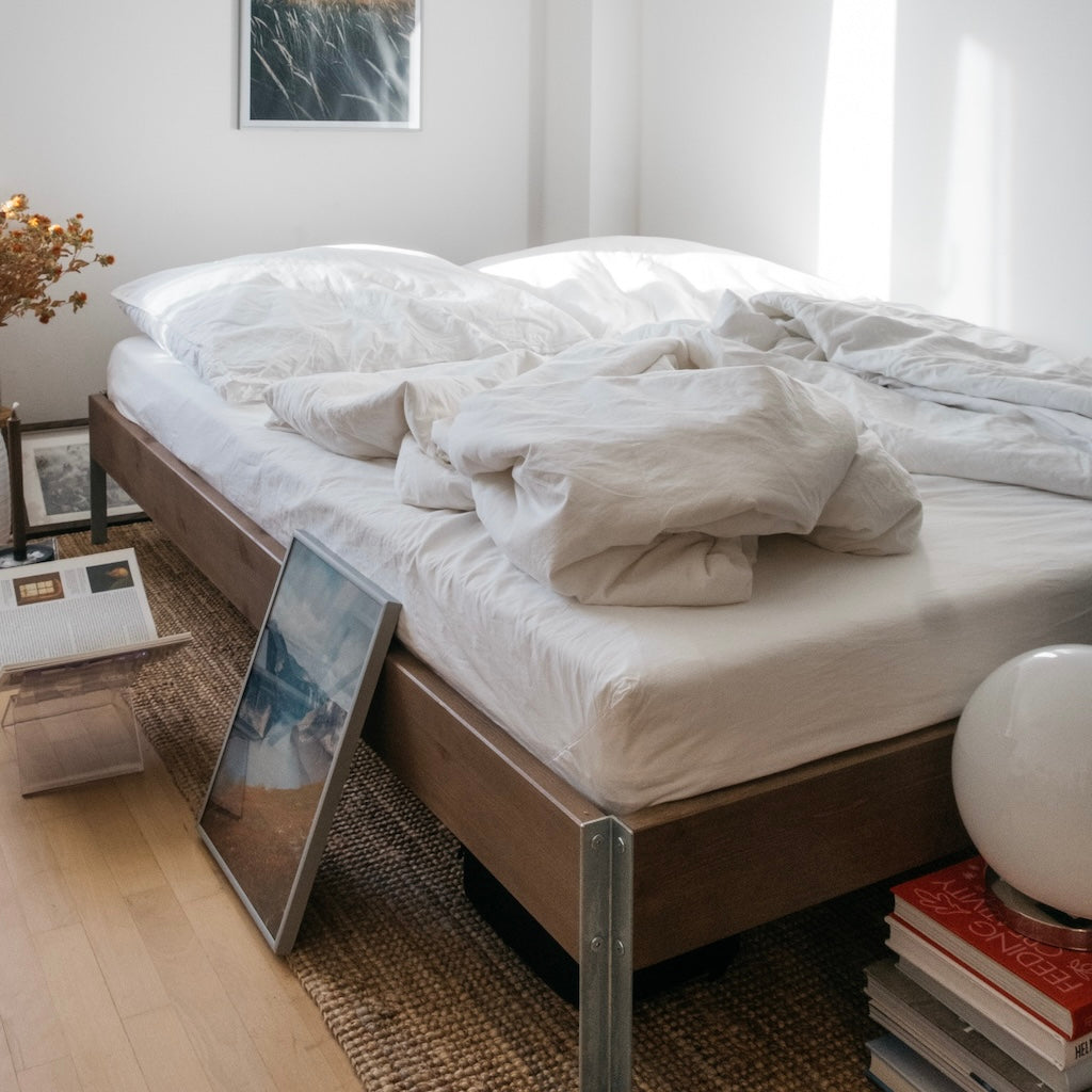 Core sänkyrunko ruskea.