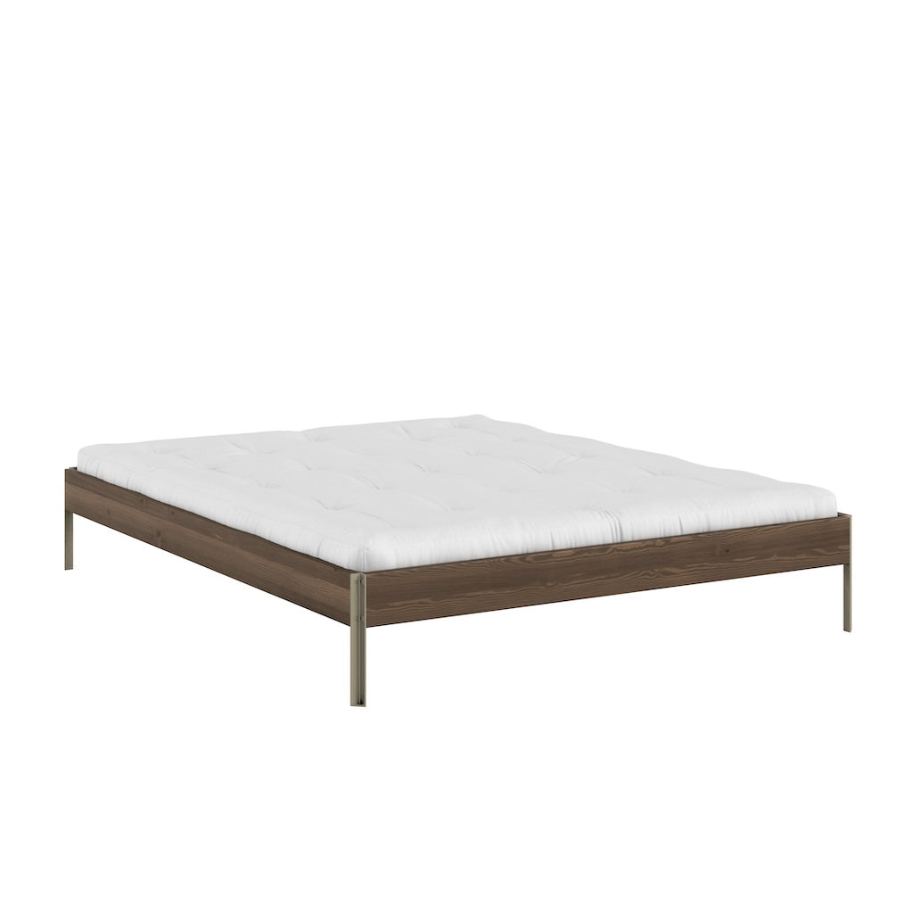 Core 160 sänkyrunko ruskea, jalat Sage Green.