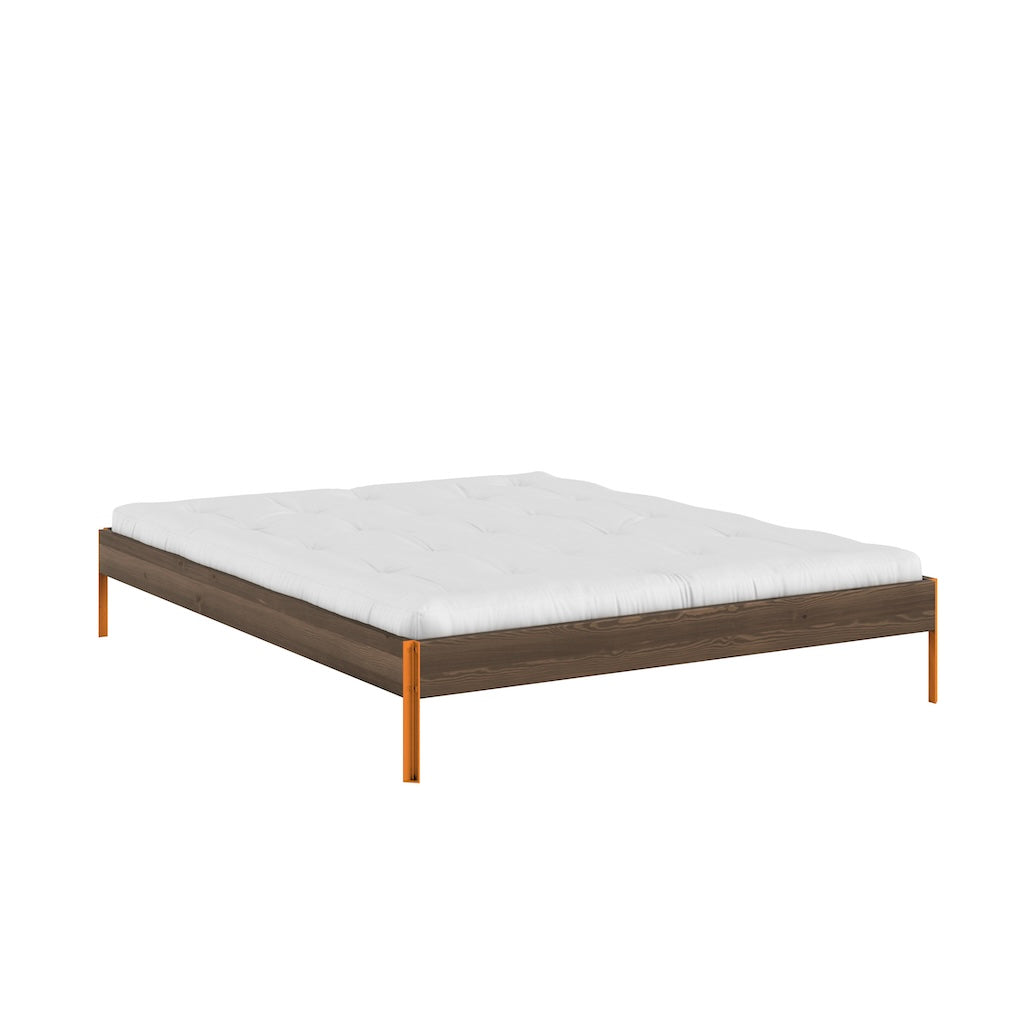 Core 160 sänkyrunko ruskea, jalat Solar Orange.