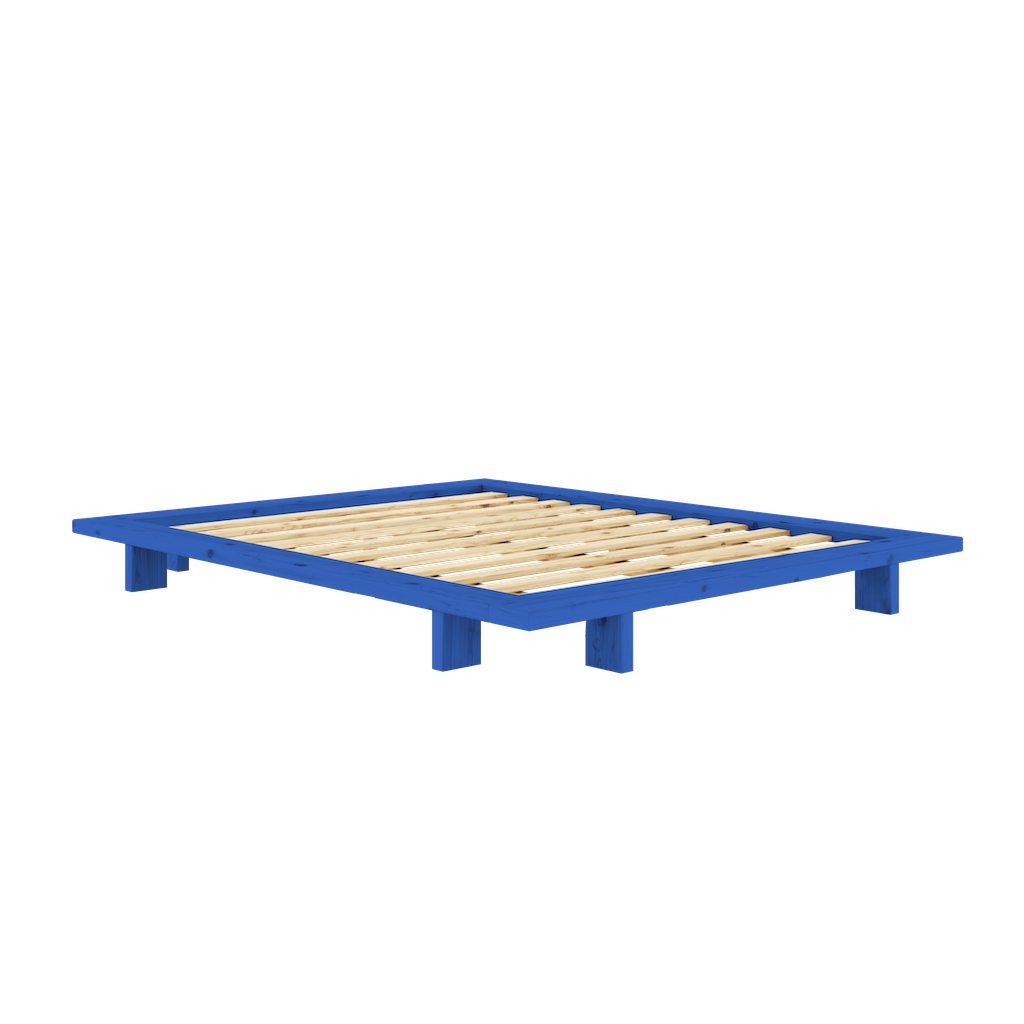 Japan sänkyrunko, väri Vivid Blue. Kuvassa koko 160x200cm.