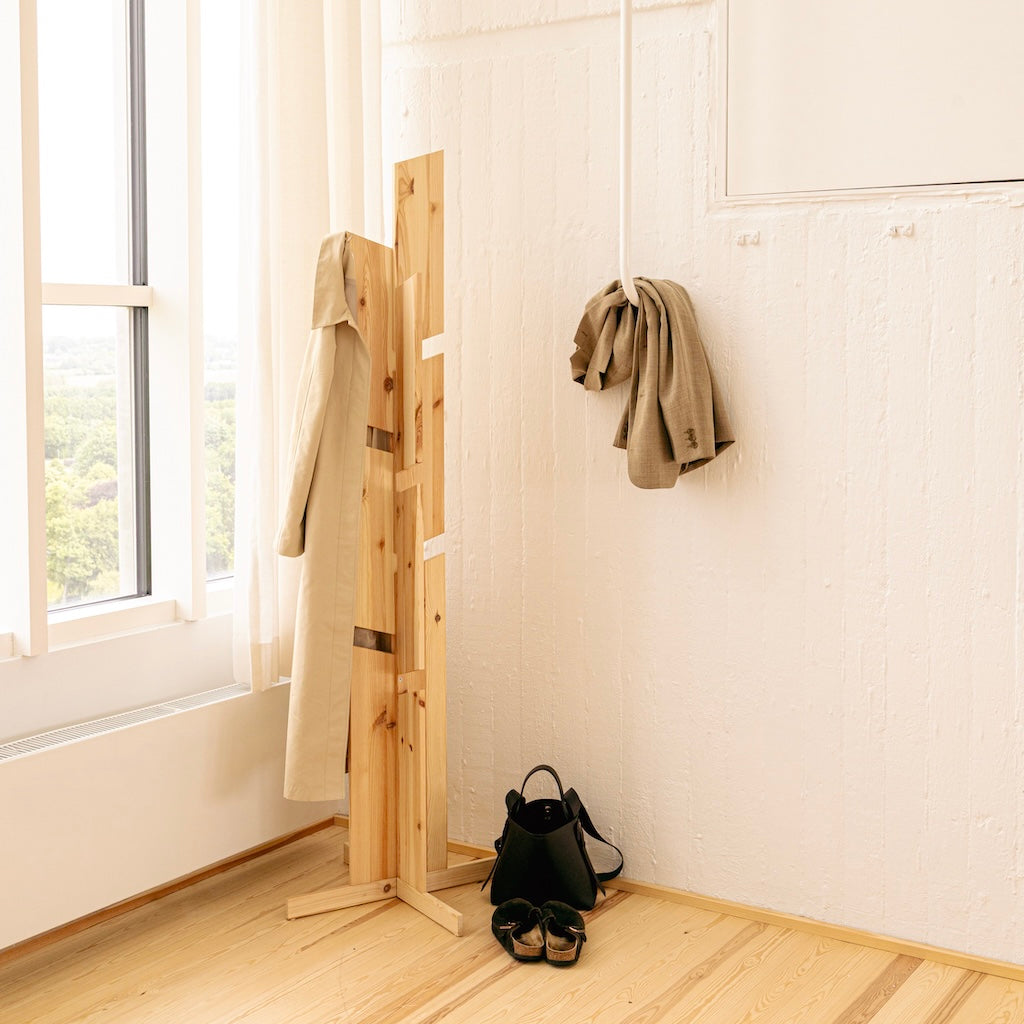 Keeper coat stand naulakko.