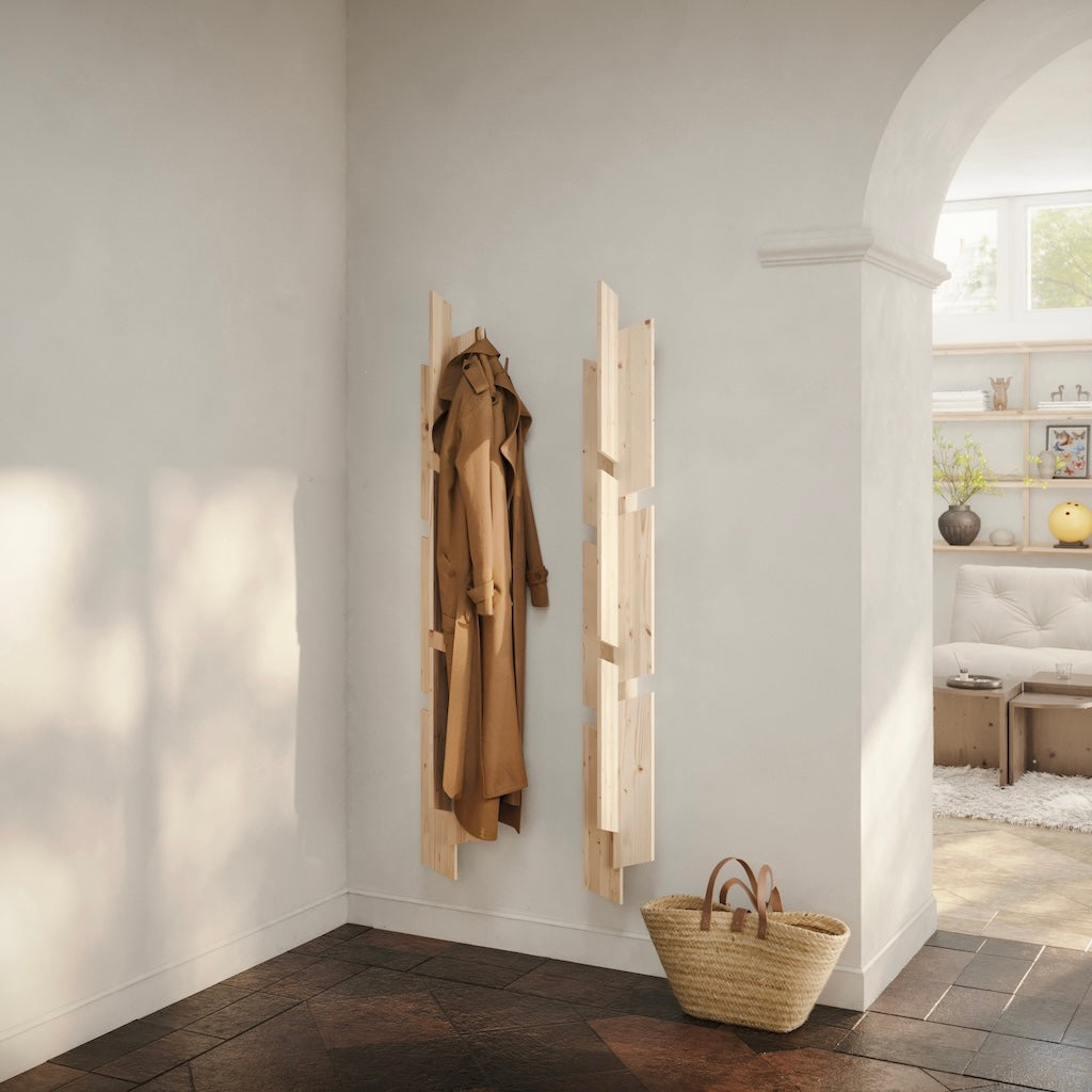 Kaksi Keeper wall rack naulakkoa.