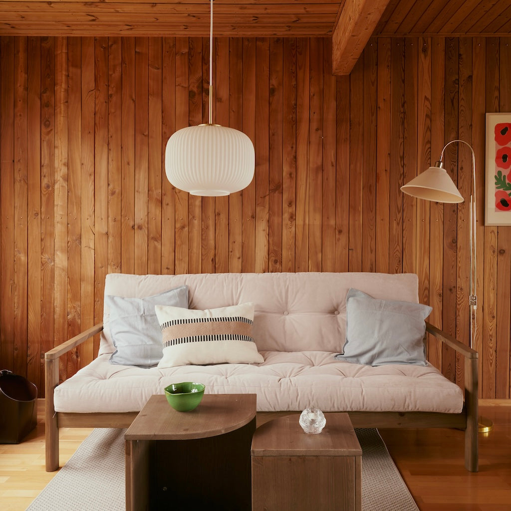 Knob vuodesohva, runko ruskea, kangas Ivory.