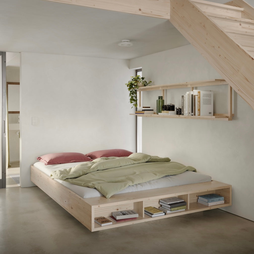 Merge sänkyrunko. Kuvassa myös Groove wide hylly.