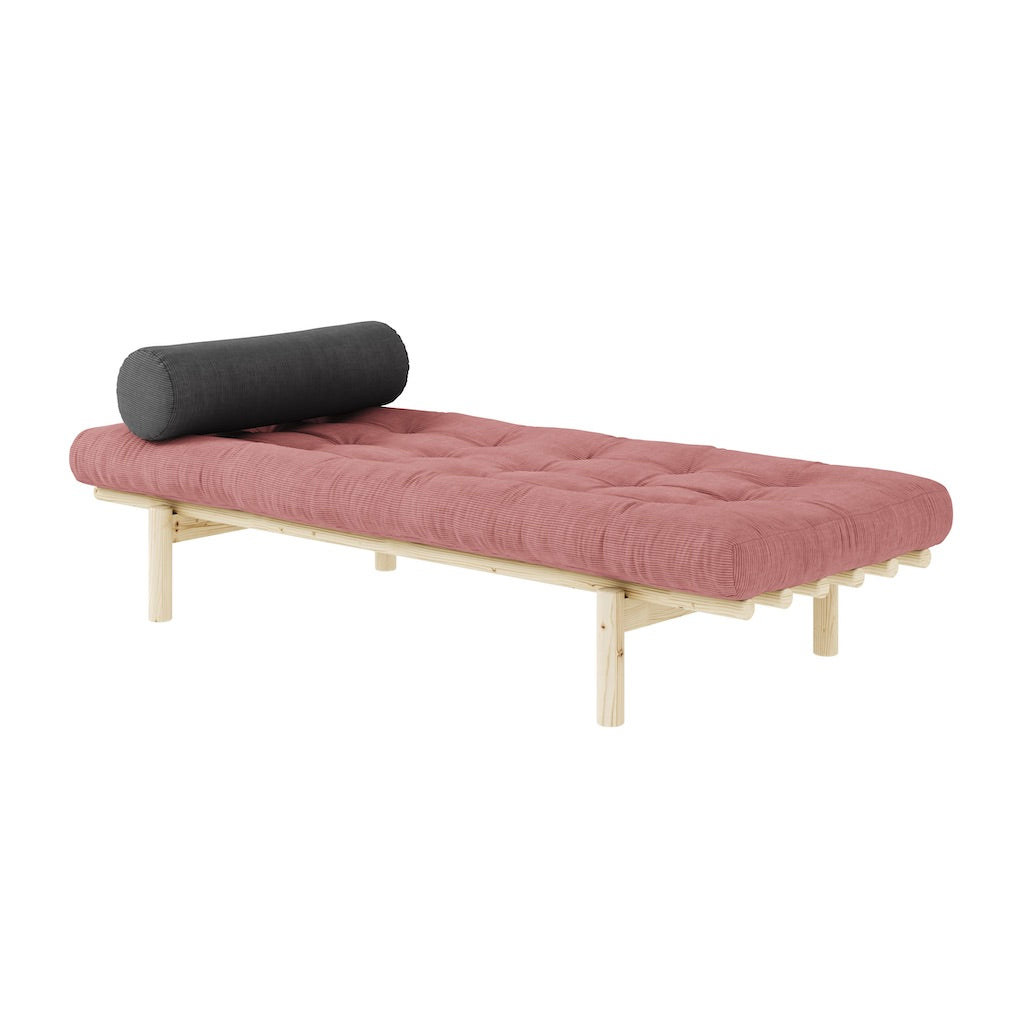 Next Daybed vuodesohvan futonpatja, kangas Sorbet Pink. Kuvassa myös Next Daybed vuodesohvan runko. (Hinta sisältää vain futonpatjan.)