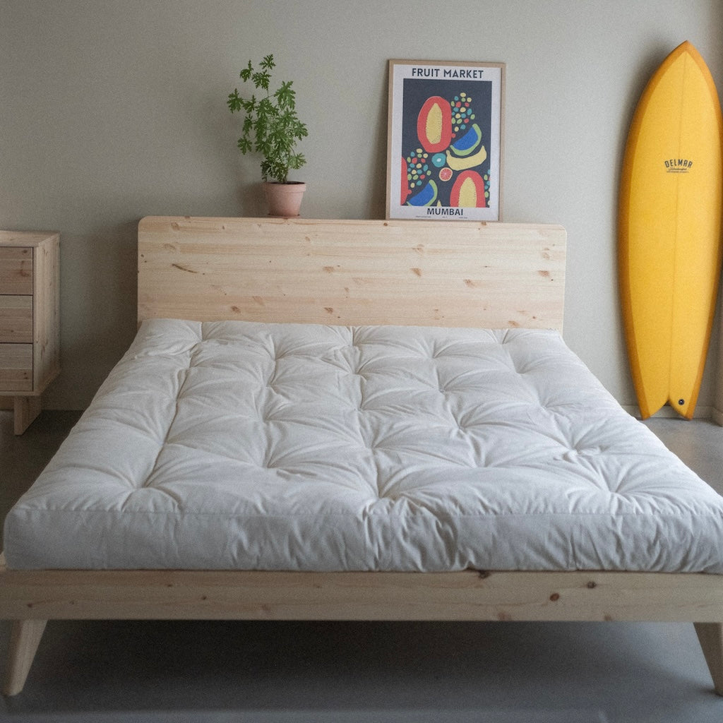 Kuvassa luonnonvärinen runko.