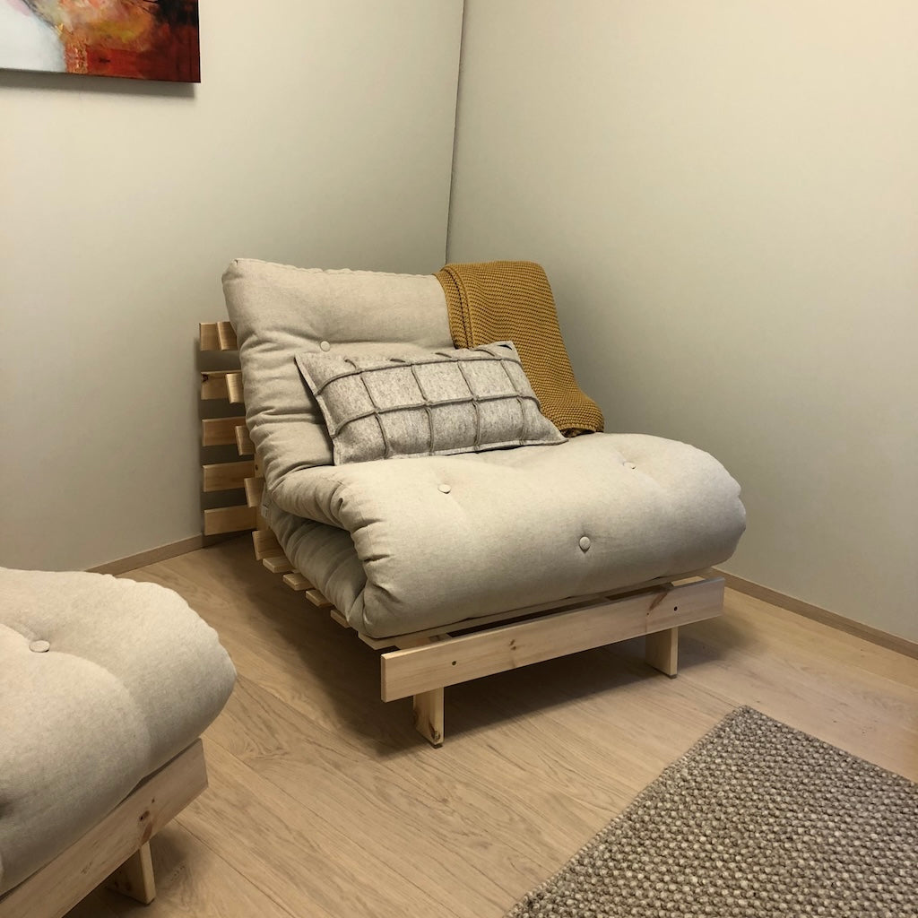 Roots 90 vuodetuoli, runko käsittelemätön, kangas Linen.