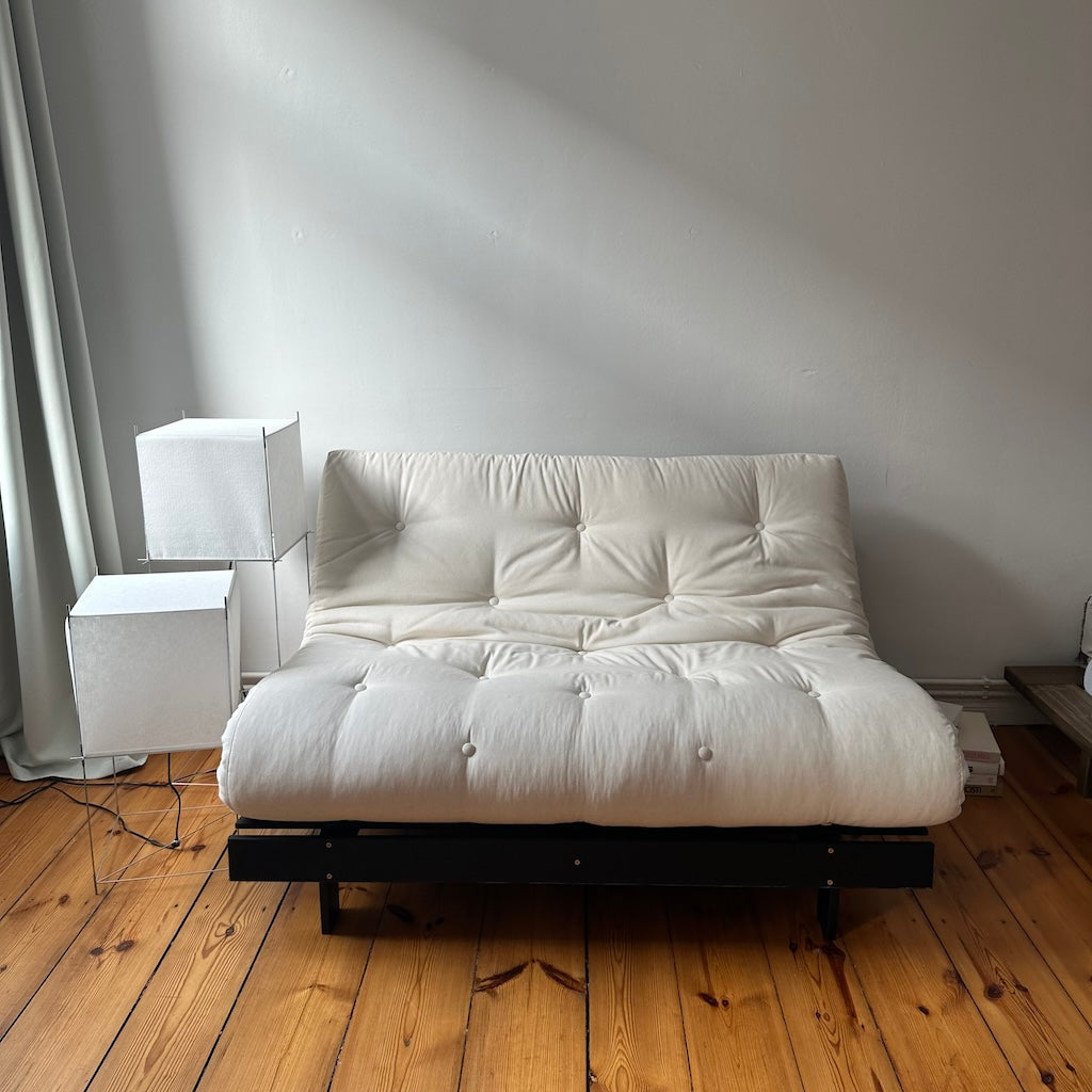 Roots 140 vuodesohva, runko musta, kangas Natural.