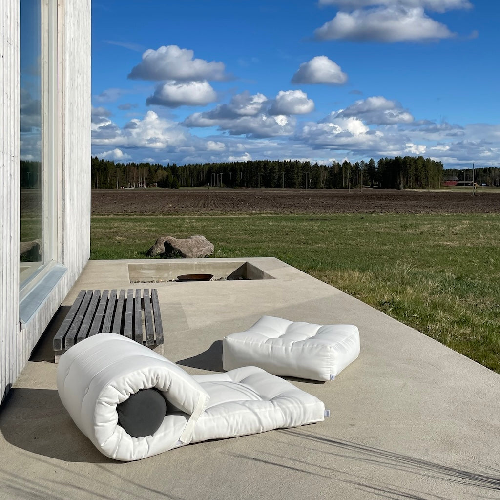 Kuvassa Wrap Out ja More Pouf Out.