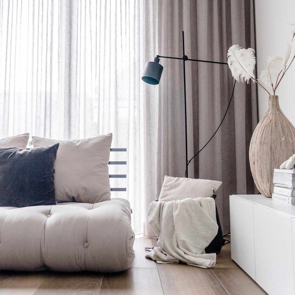 Shin Sano vuodesohva, runko luonnonvärinen, kangas Beige.