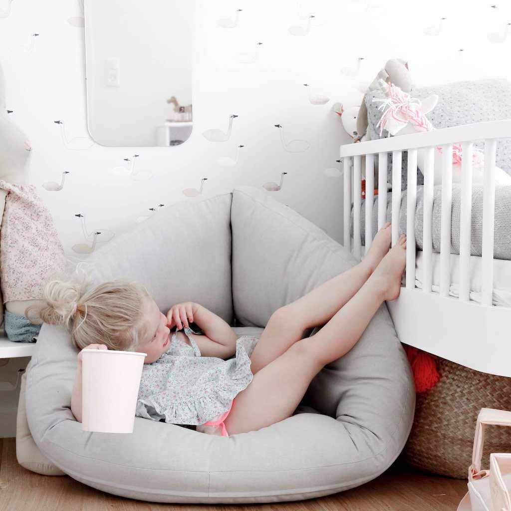 Mini Nido vuodetuoli, kangas Light Grey. Kangas Light Grey ei enää valikoimassa.