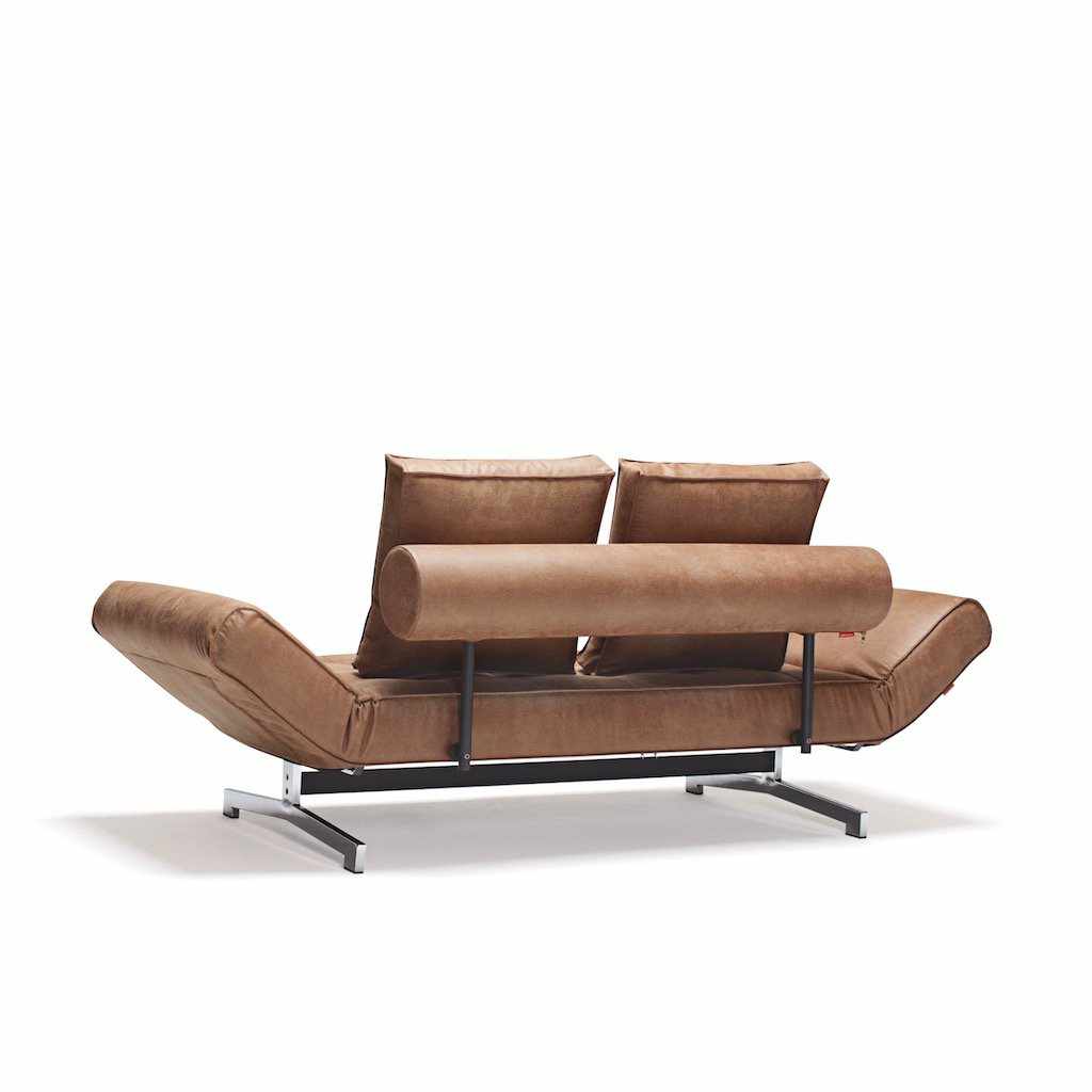 Ghia vuodesohva, jalat Ghia kromi, kangas Faunal Brown.