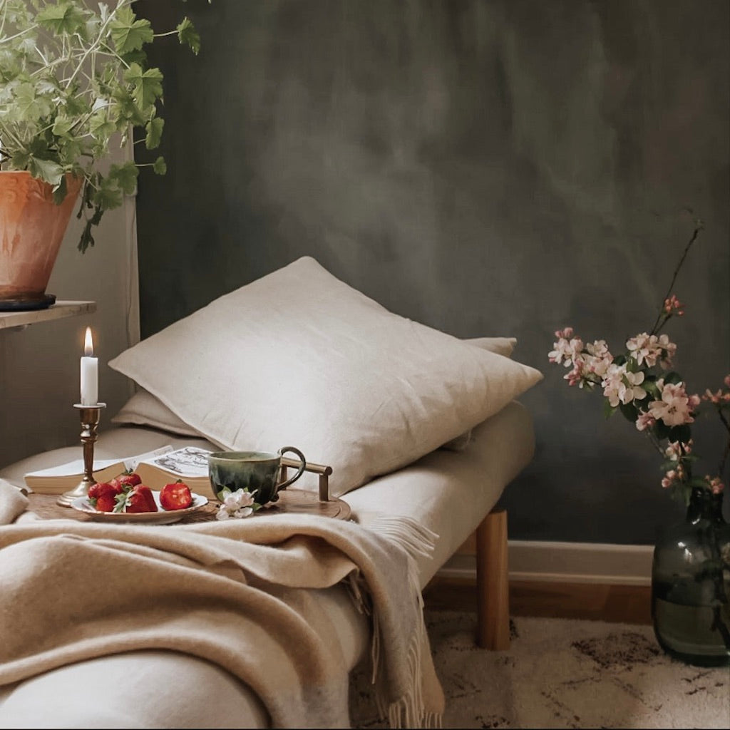 Pace Daybed vuodesohva, runko luonnonvärinen, kangas Beige.