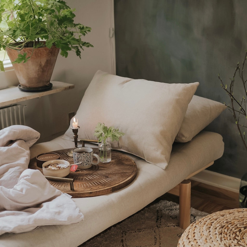 Pace Daybed vuodesohva, runko luonnonvärinen, kangas Beige.