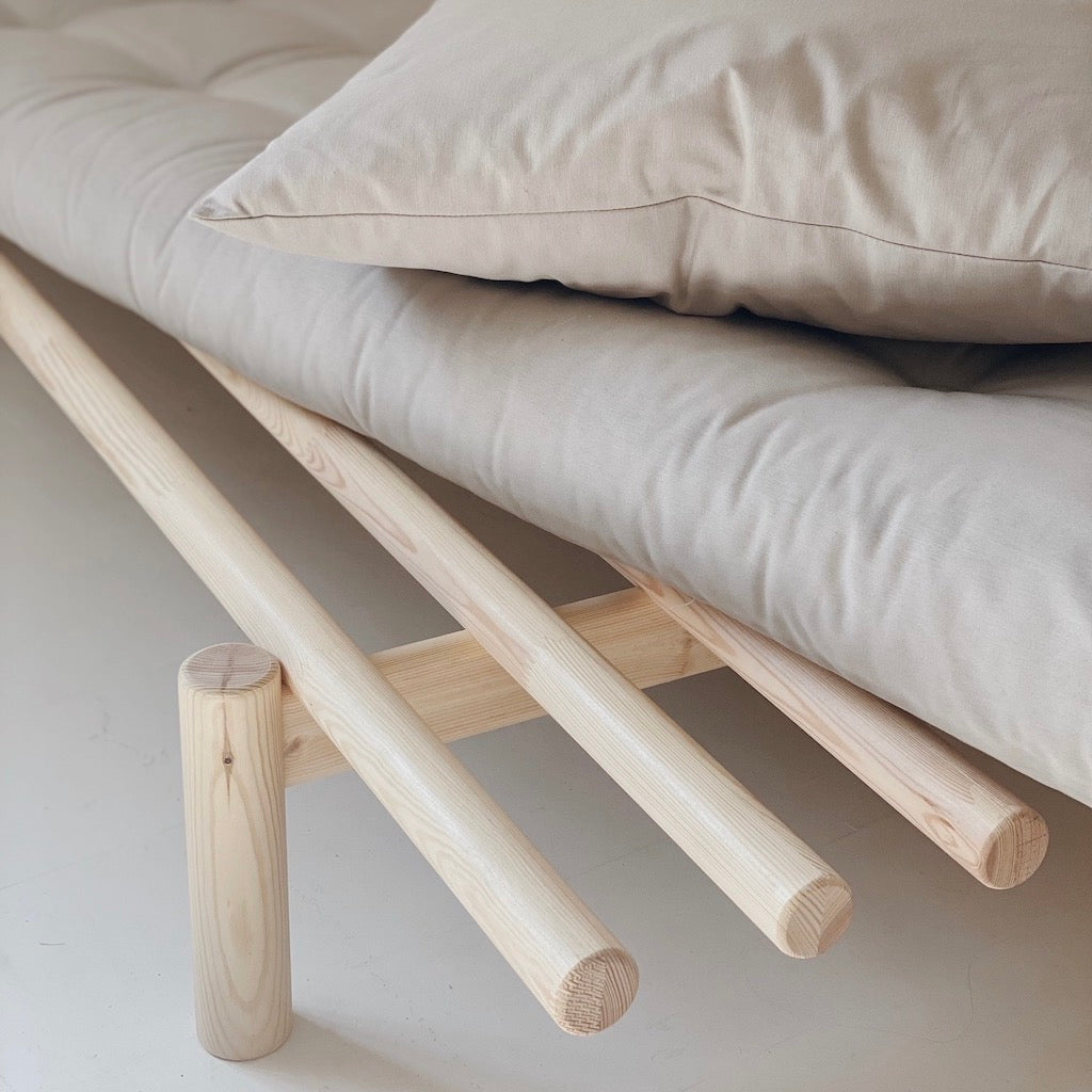 Pace Daybed vuodesohva, runko luonnonvärinen, kangas Beige.