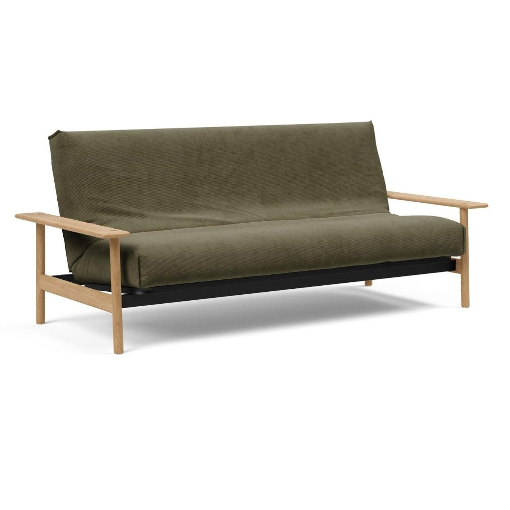 Balder vuodesohva. Kuvan patjan päällä on Nordic irtopäällinen, kangas Cordufine Pine Green.
