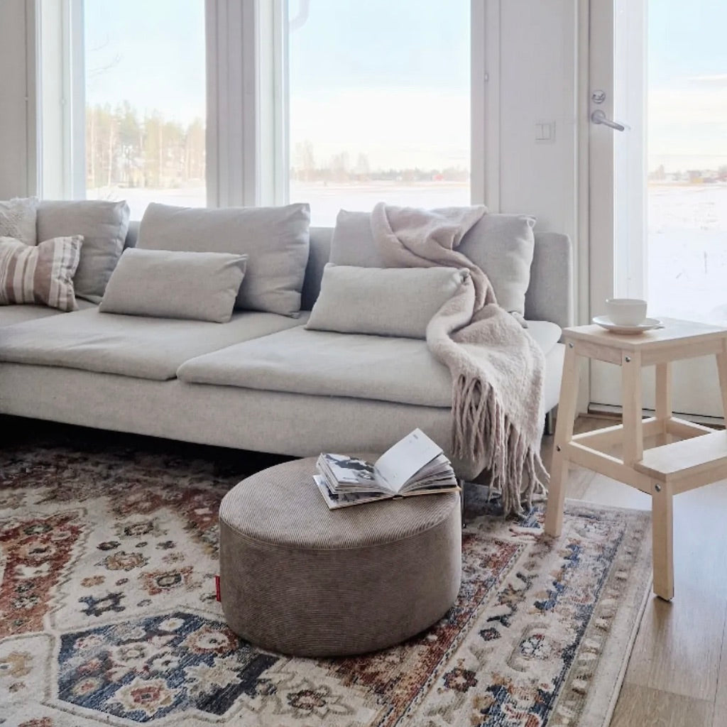 Pauke tuoli/rahi/pöytä ø50x20, kangas Cordufine Beige.