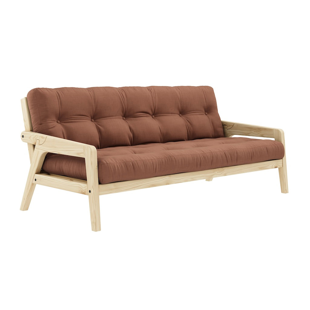 Grab vuodesohva, runko luonnonvärilakattu, patja Clay Brown.