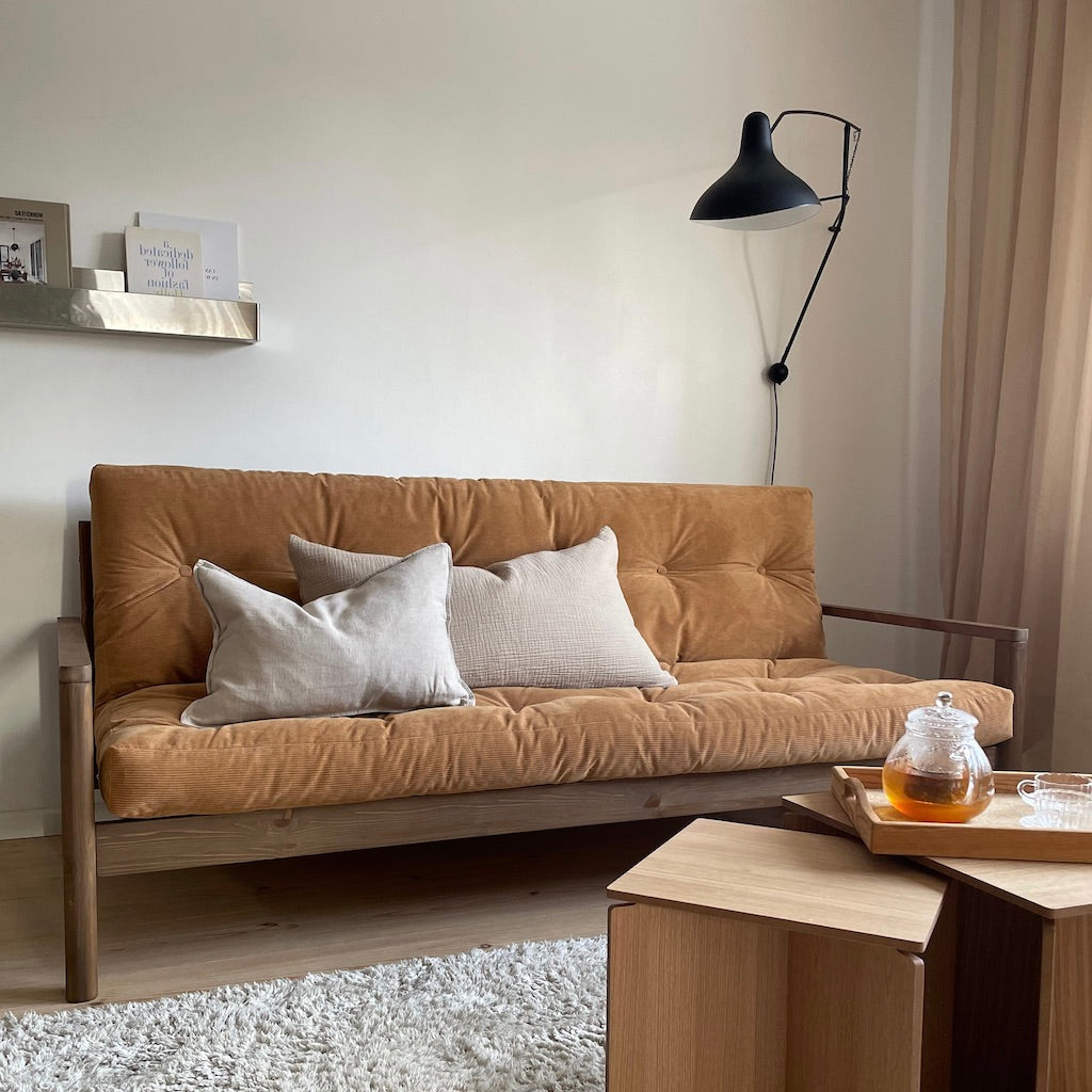 Knob vuodesohva, kangas Fudge Brown.