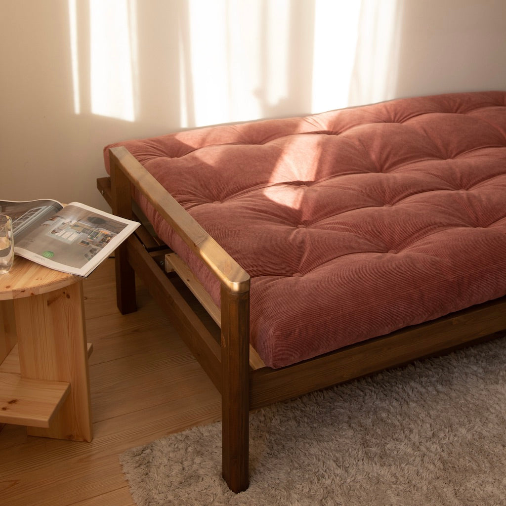 Knob vuodesohva, runko luonnonvärinen, kangas Sorbet Pink.